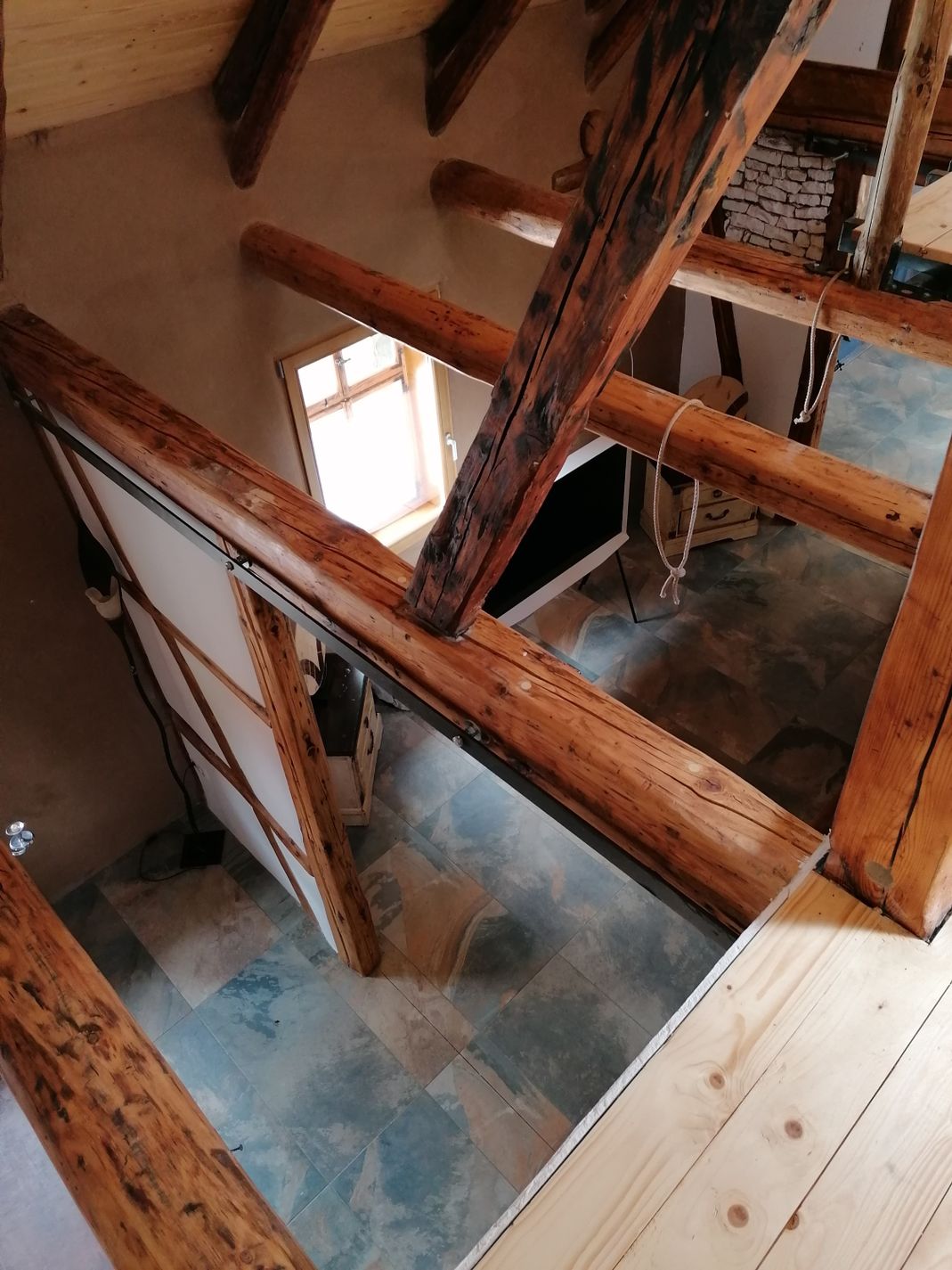 Renovierung. Hausrenovierung, große Fliesen, Bodenfliesen, Bodenplatten, Großformatfliesen, Fliesen in Großformat, Fliesen im Wohnbereich, Wohnzimmerfliesen